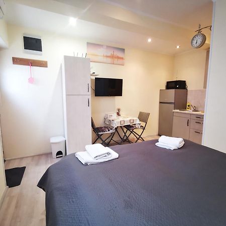 Meressa Nina&Leo Studio Apartments Novigrad  ภายนอก รูปภาพ