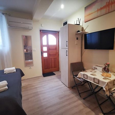 Meressa Nina&Leo Studio Apartments Novigrad  ภายนอก รูปภาพ
