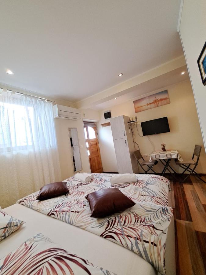 Meressa Nina&Leo Studio Apartments Novigrad  ภายนอก รูปภาพ