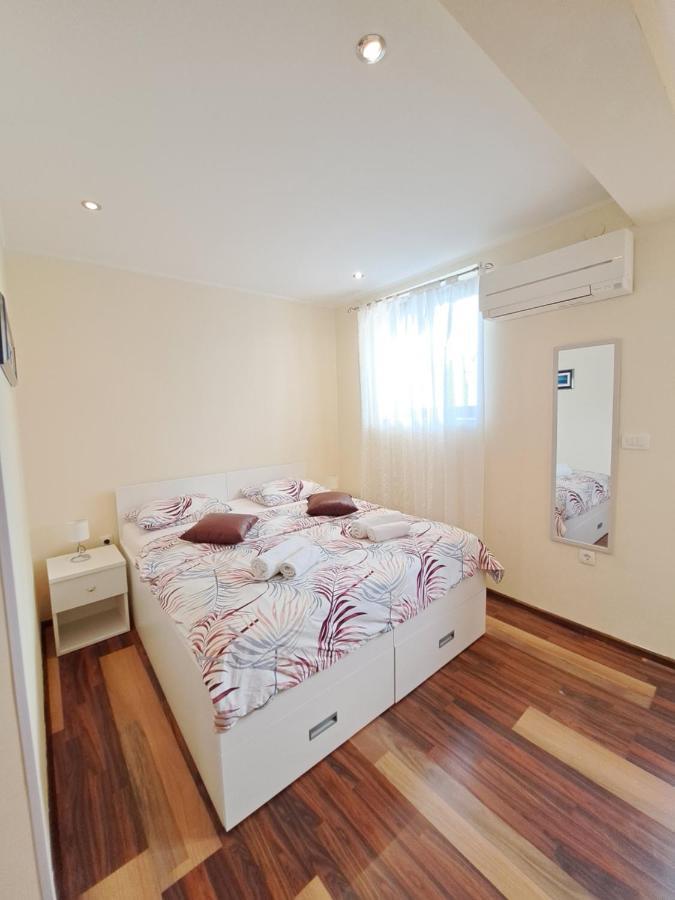 Meressa Nina&Leo Studio Apartments Novigrad  ภายนอก รูปภาพ