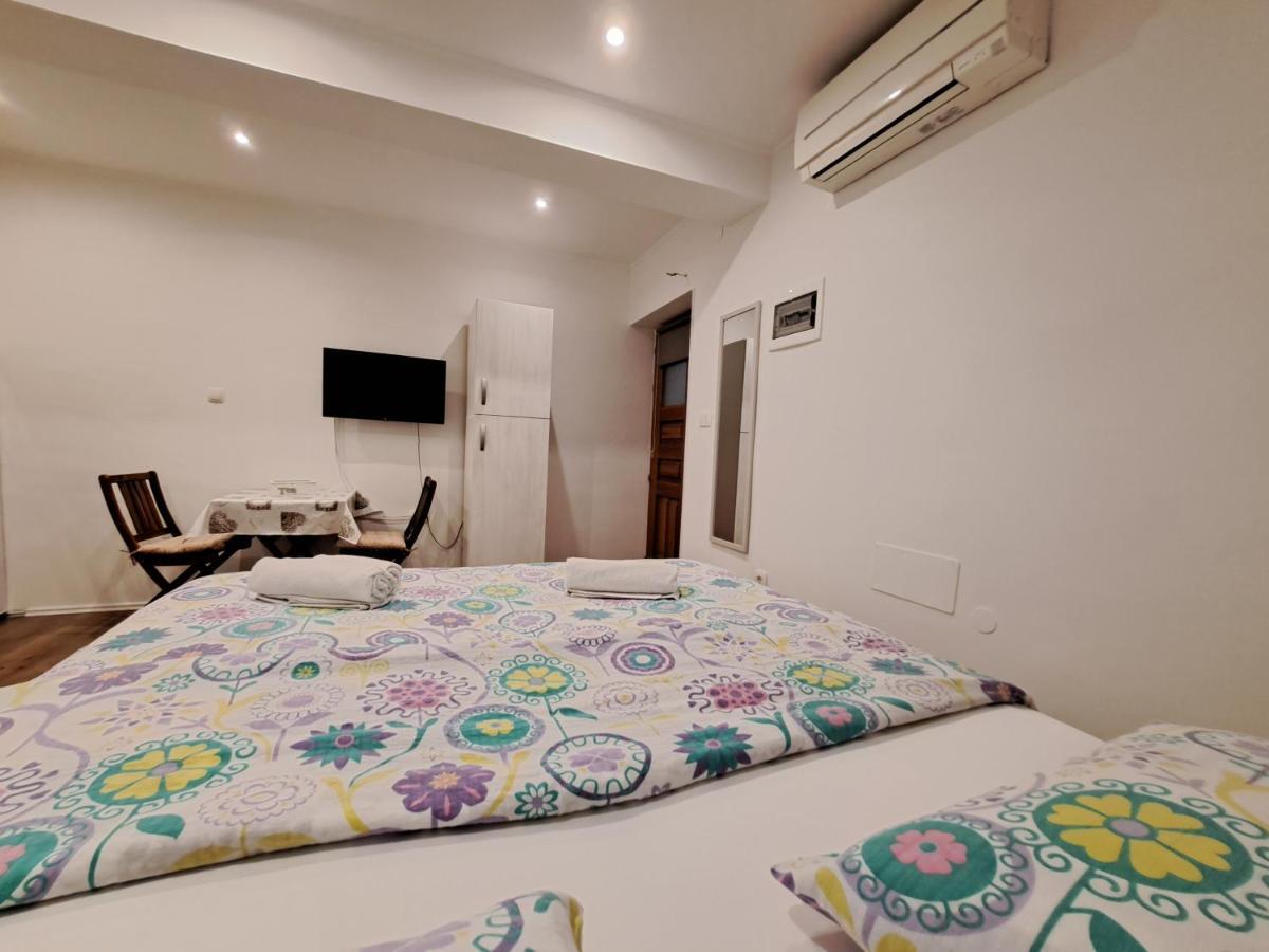 Meressa Nina&Leo Studio Apartments Novigrad  ภายนอก รูปภาพ