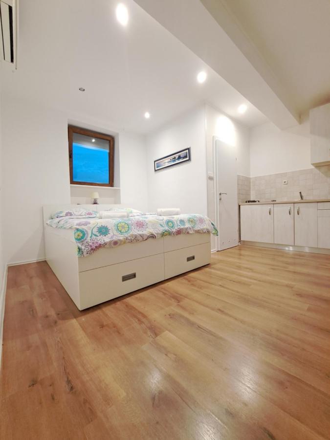 Meressa Nina&Leo Studio Apartments Novigrad  ภายนอก รูปภาพ