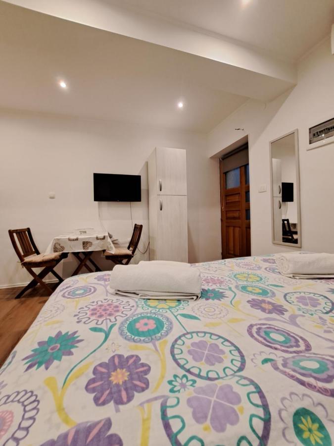 Meressa Nina&Leo Studio Apartments Novigrad  ภายนอก รูปภาพ