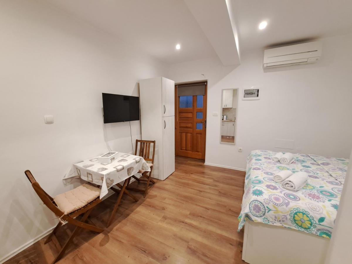Meressa Nina&Leo Studio Apartments Novigrad  ภายนอก รูปภาพ