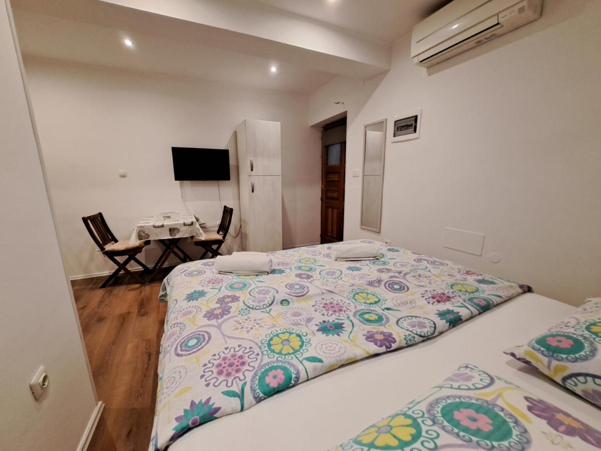 Meressa Nina&Leo Studio Apartments Novigrad  ภายนอก รูปภาพ