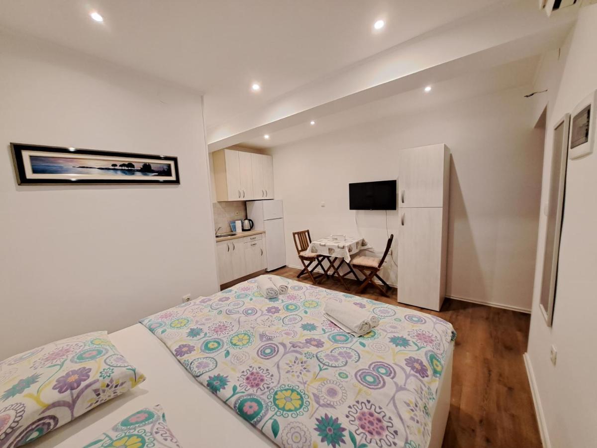 Meressa Nina&Leo Studio Apartments Novigrad  ภายนอก รูปภาพ