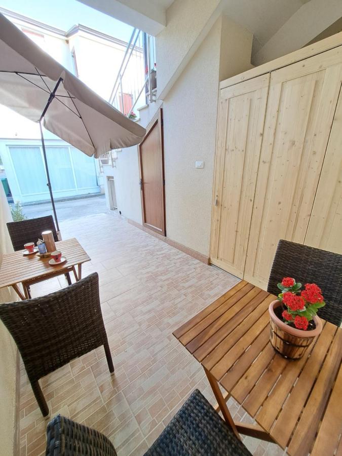 Meressa Nina&Leo Studio Apartments Novigrad  ภายนอก รูปภาพ