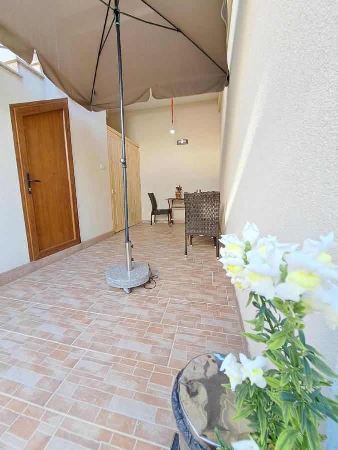 Meressa Nina&Leo Studio Apartments Novigrad  ภายนอก รูปภาพ