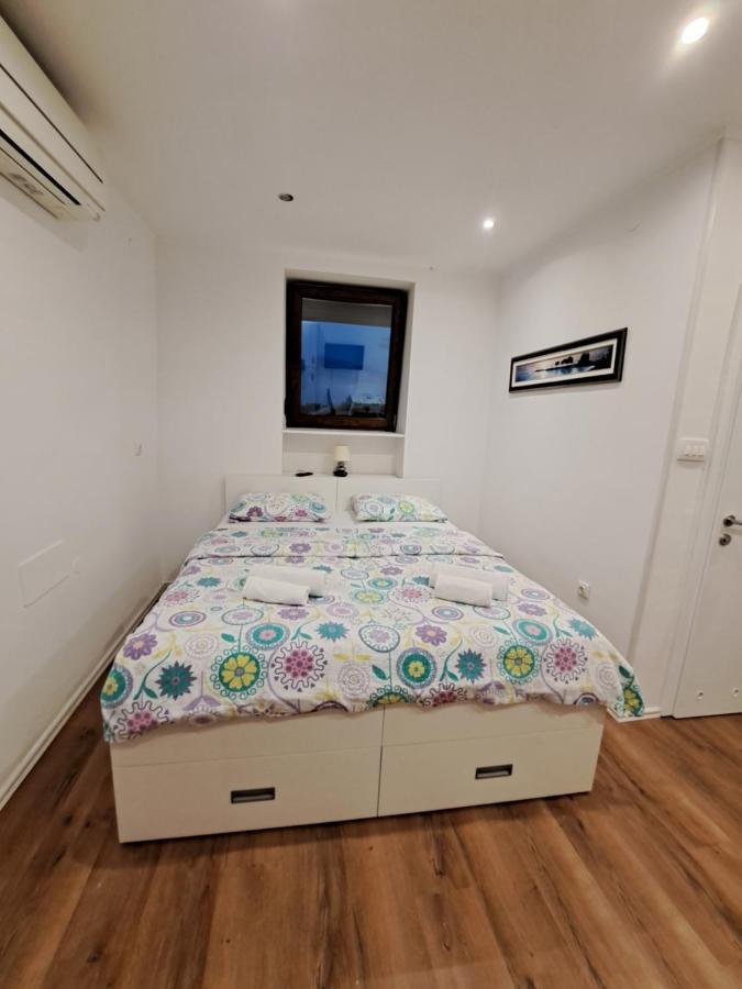 Meressa Nina&Leo Studio Apartments Novigrad  ภายนอก รูปภาพ