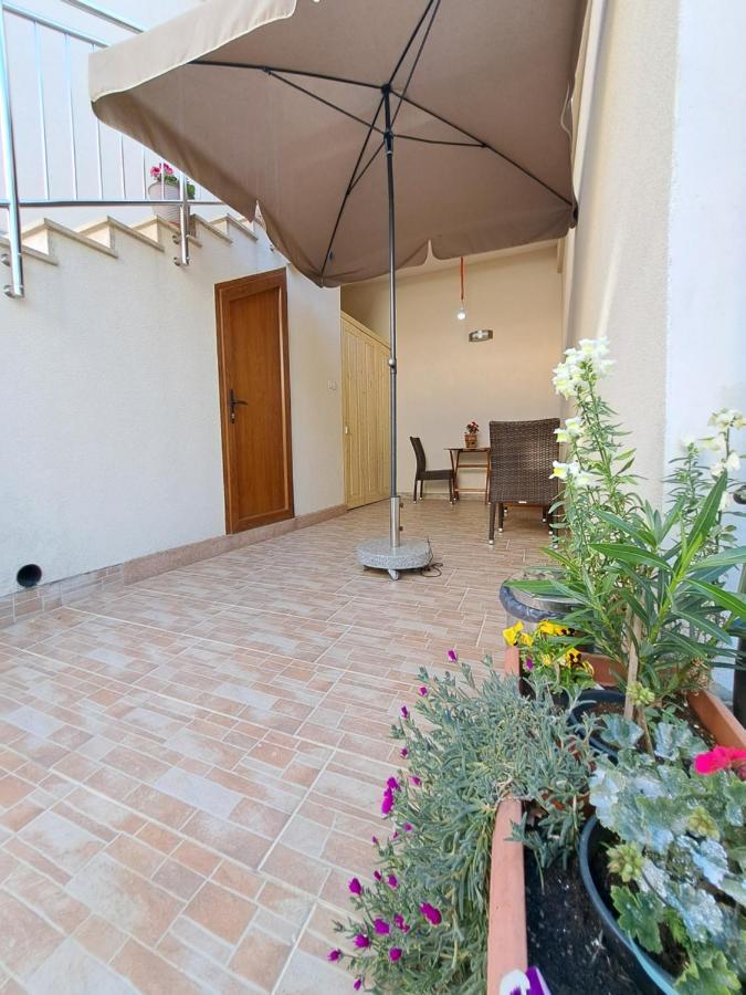 Meressa Nina&Leo Studio Apartments Novigrad  ภายนอก รูปภาพ